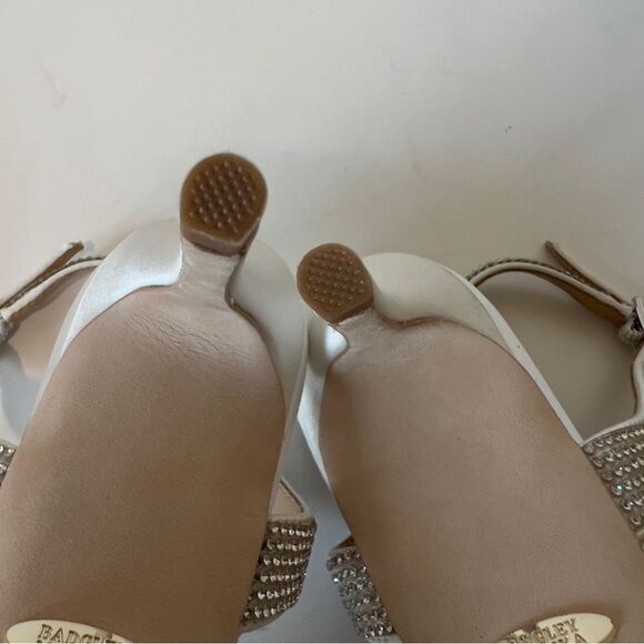 Badgley Mischka Rennie Rhinestone Soft White Stiletto Heel Bridal Sandal Size 8 - Picture 10 of 11